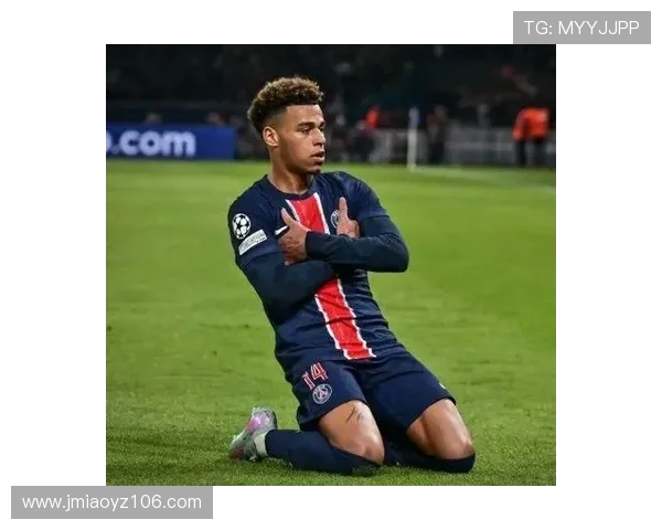 法甲精彩配合 克瓦拉茨赫利亚左路精准传中 杜埃门前精彩破门